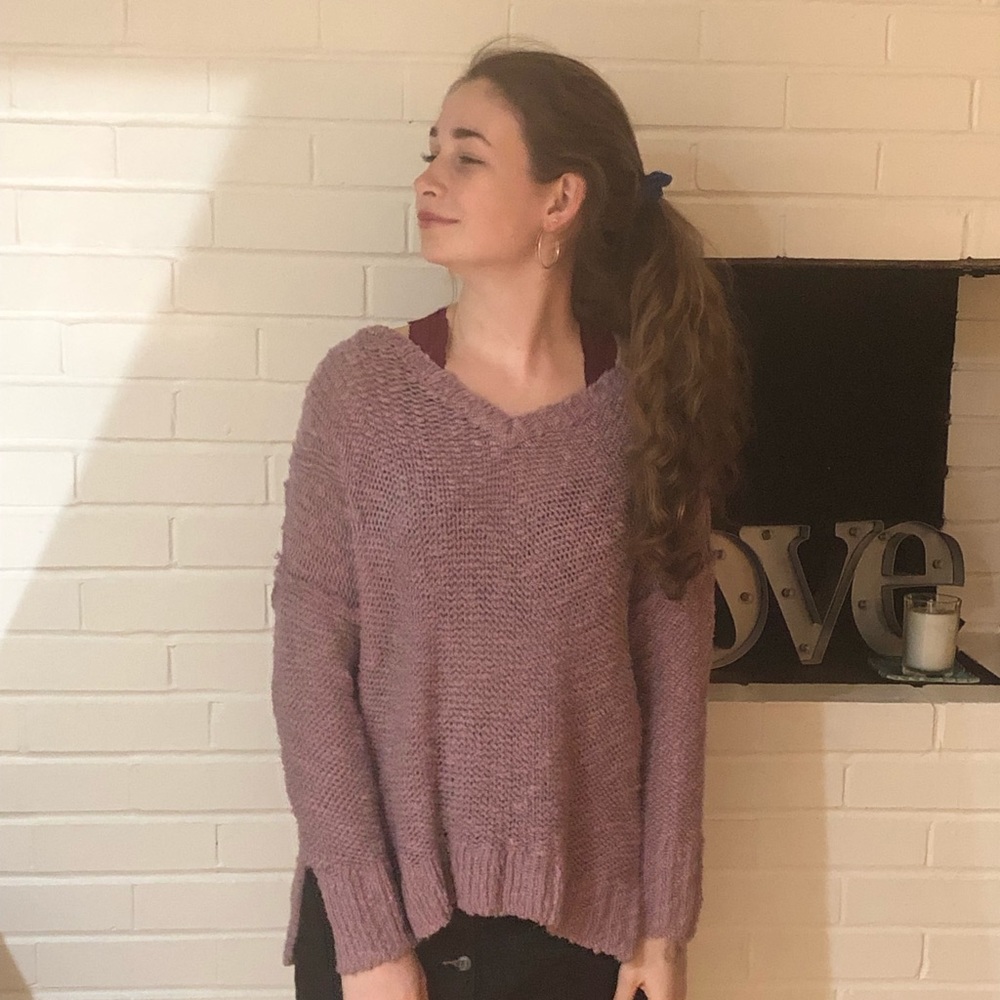 Hollister Sweater - Picture 1 of 2